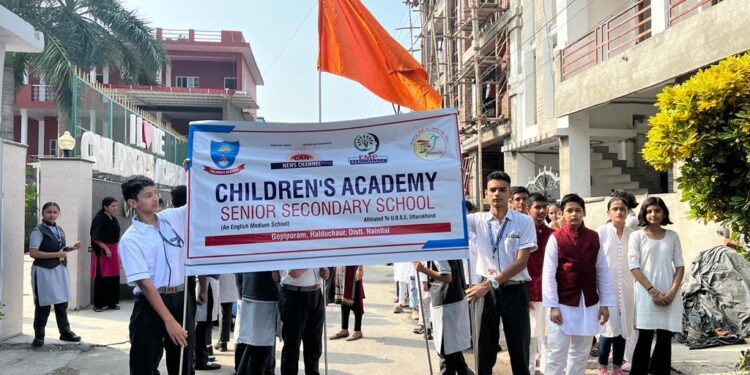 गांधी जयंती के उपलक्ष्य में निकाली जागरूकता रैली