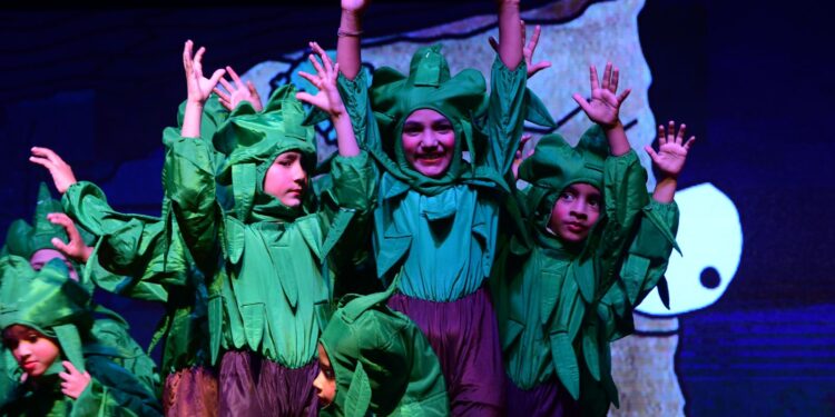 चिल्ड्न्स एकेडमी के अभिनव कार्यक्रम “गैलेक्सी ऑफ संस्कार” में दिखा कला, संस्कार और विज्ञान का अनोखा रंग