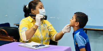 चिल्ड्रन्स एकेडमी में 200 से अधिक बच्चों का हुआ निशुल्क नेत्र एवं दंत परीक्षण