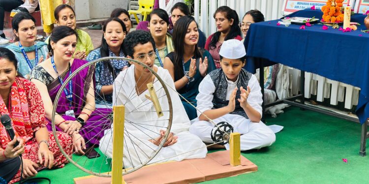 धूमधाम से मनाई गई गाँधी व शास्त्री जयंती